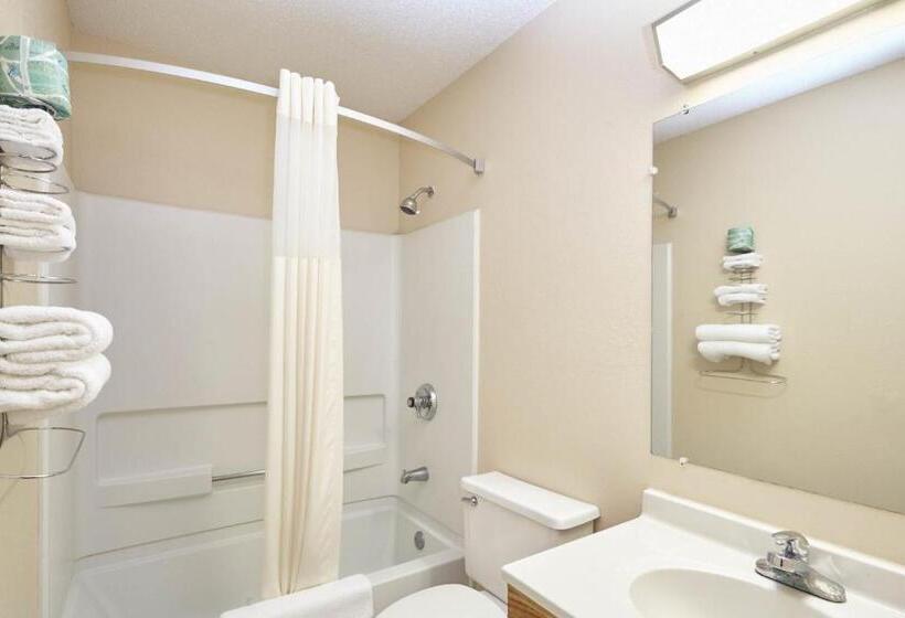Стандартный Номер Кровать Кинг, Super 8 By Wyndham Greenville