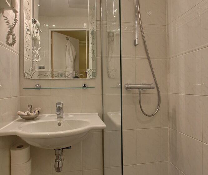 Chambre Confort, Timhotel Tour Montparnasse