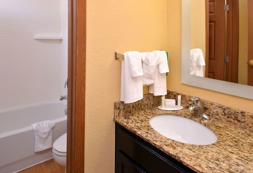 Люкс 2 Спальни, Candlewood Suites Miami Lakes, An Ihg