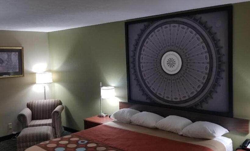 Люкс Deluxe Кровать Кинг, Super 8 By Wyndham Bellefontaine