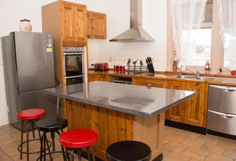 Дом 1 Спальня, Kimba Travellers  Haven