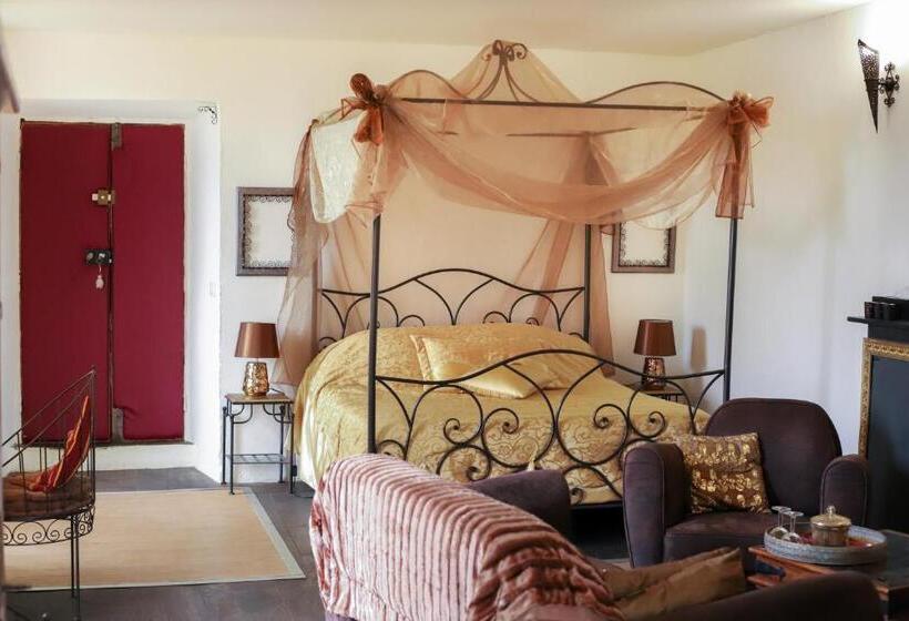 Люкс Вид на Сад, Chambre D Hotes La Marlotte