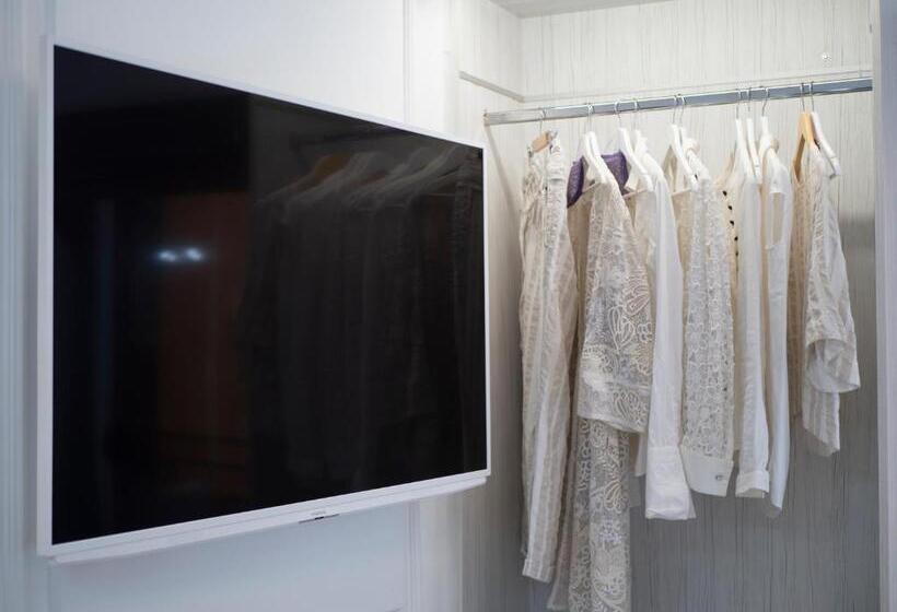 استودیوی استاندارد با چشم‌انداز دریا, Misisuone Apartments Budva
