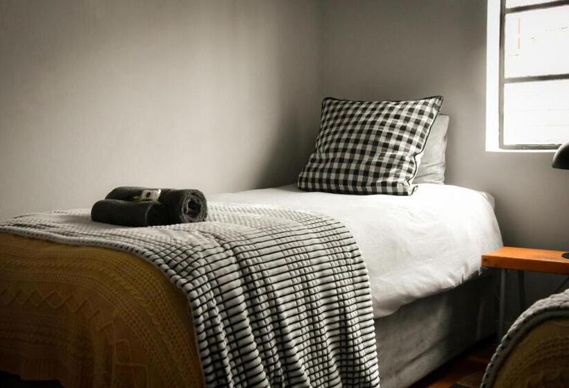 Семейный Номер Вид на Сад, Beautiful Betty Guesthouse