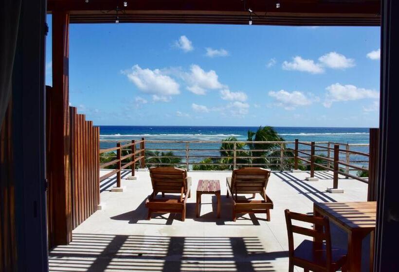 キングサイズベッドのスイートルーム, Noah Beach Hotel & Suites