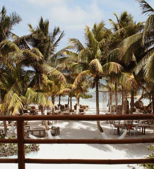 スイート, Noah Beach Hotel & Suites
