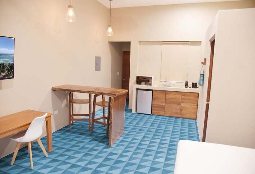 スイート, Noah Beach Hotel & Suites