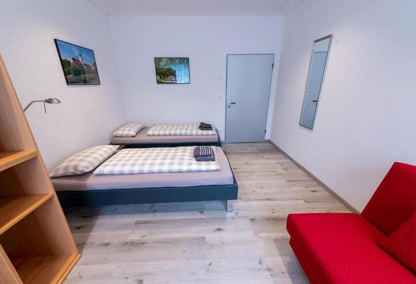 اتاق استاندارد با سرویس بهداشتی مشترک, Stadthaus Seeblick G5   Hostel