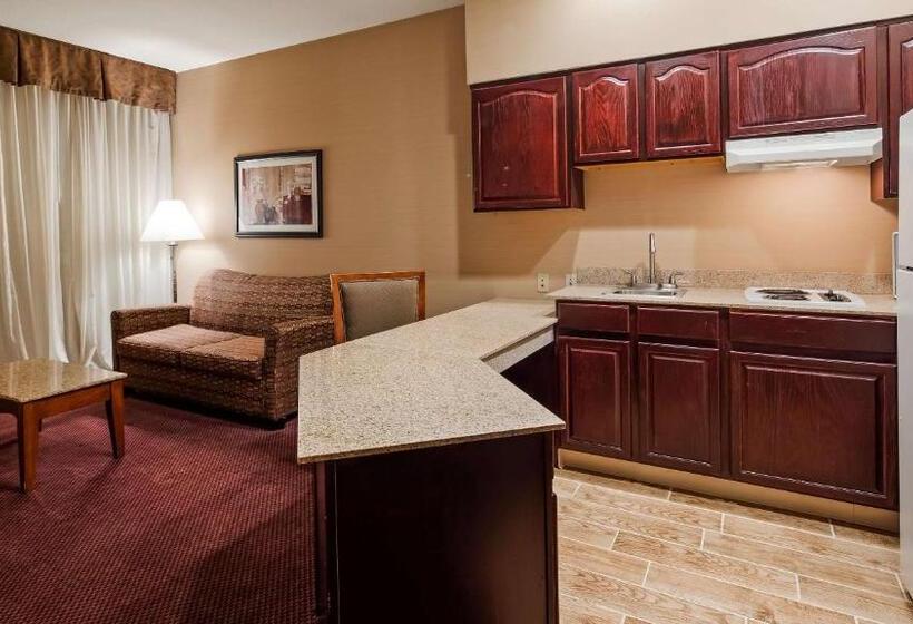 Люкс Кровать Кинг, Best Western Plus Hannaford Inn & Suites