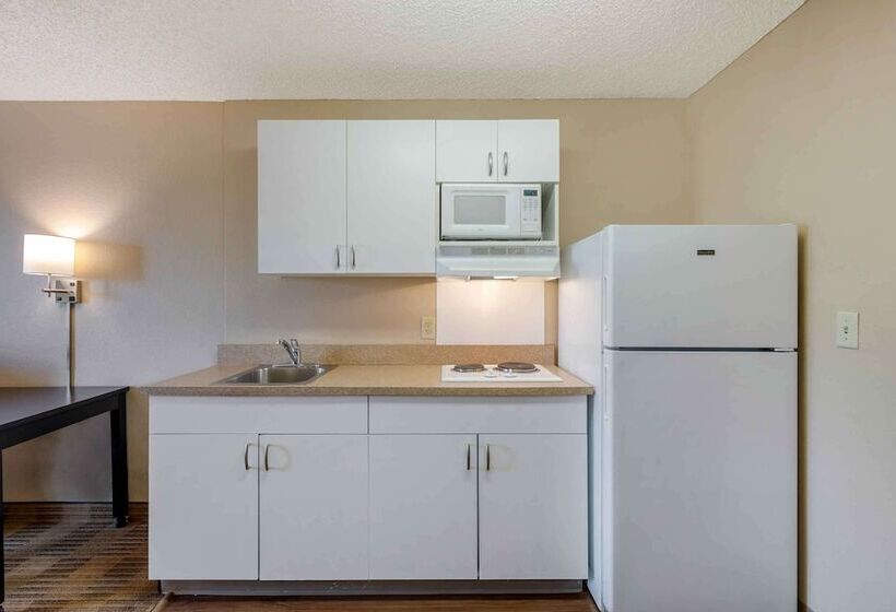 디럭스 스튜디오, Extended Stay America Suites  Piscataway  Rutgers University