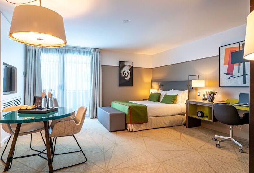 Студия Deluxe, Fraser Suites Paris La Défense