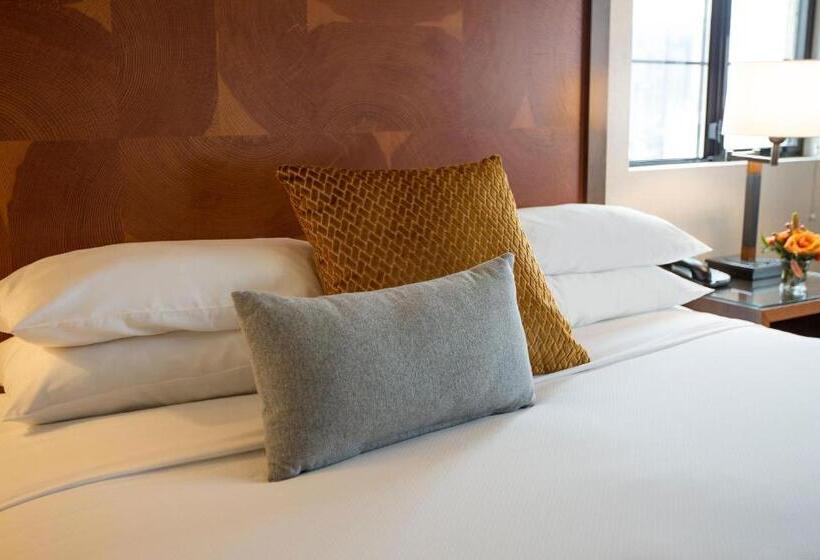 이그제큐티브 룸 킹사이즈 침대, The Paramount Hotel Portland