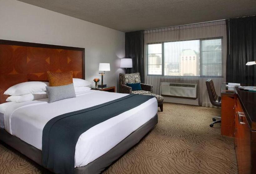 장애인을 위한 킹사이즈 침대 스탠다드 룸, The Paramount Hotel Portland
