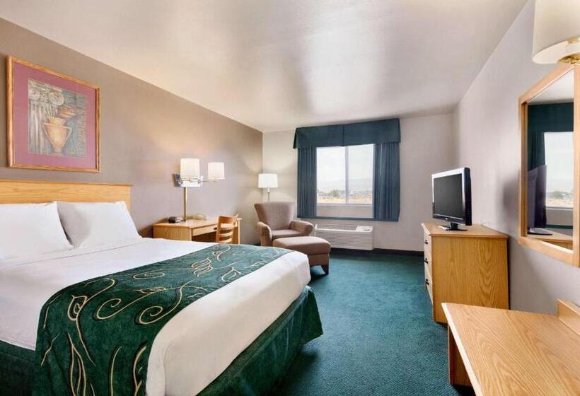 Номер Стандарт Кровать Кинг Адаптированный для Инвалидов, Travelodge By Wyndham Yermo