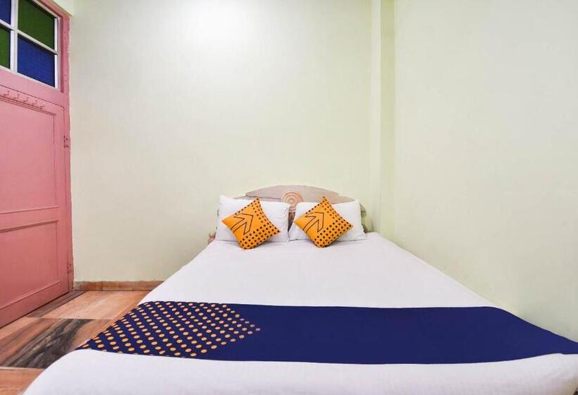 غرفة كلاسيكية ثلاثية, Spot On Hotel Red Tomato