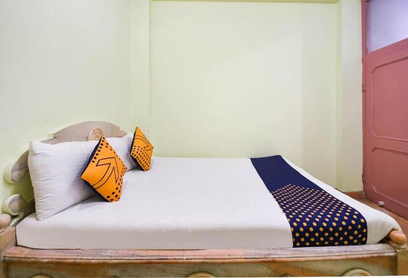غرفة كلاسيكية ثلاثية, Spot On Hotel Red Tomato