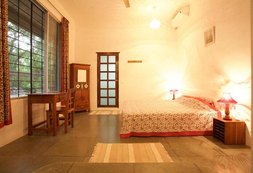 اتاق لوکس, The Annex, Isai Ambalam Guest House