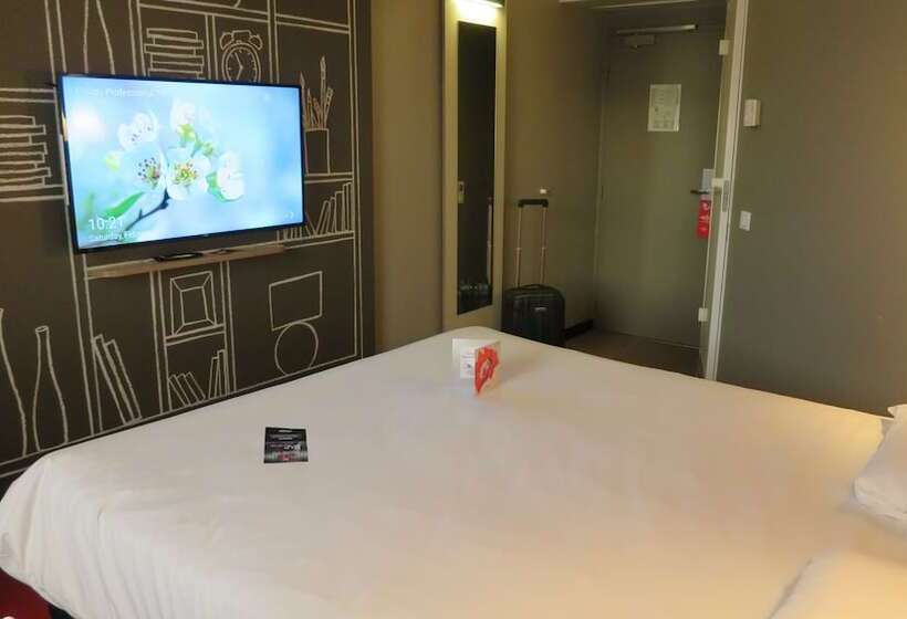 Номер Стандарт, Ibis Lyon Caluire Cité Internationale