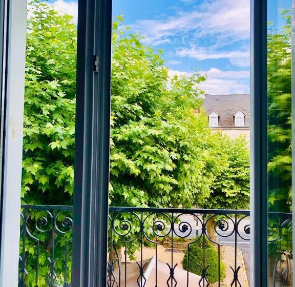 اتاق کلاسیک چهارنفره, Le Grand Hôtel