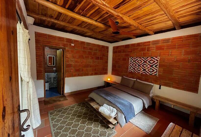 발코니 디럭스 룸, Origen Hostel