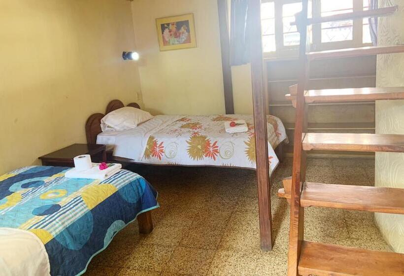 Кровать в Общей Комнате, Hostal Jardín Escondido