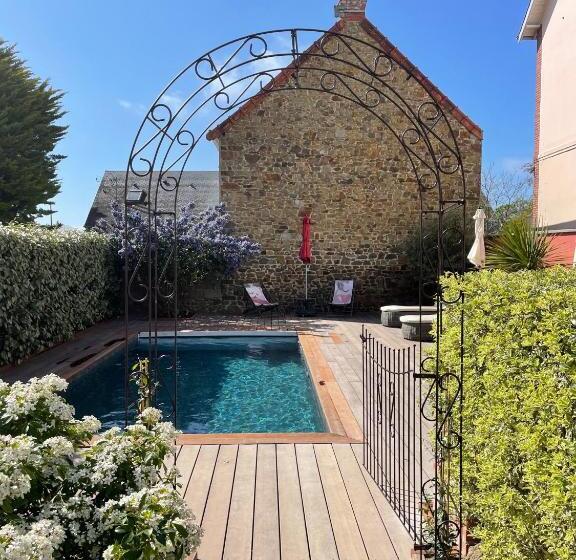 Люкс с Балконом, La Cotentine Maison D Hôtes