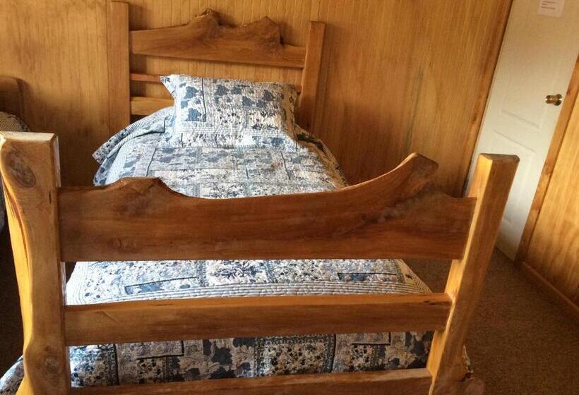 Стандартный внешний трехместный номер с ванной комнатой, Los Mañíos Del Queulat Puyuhuapi