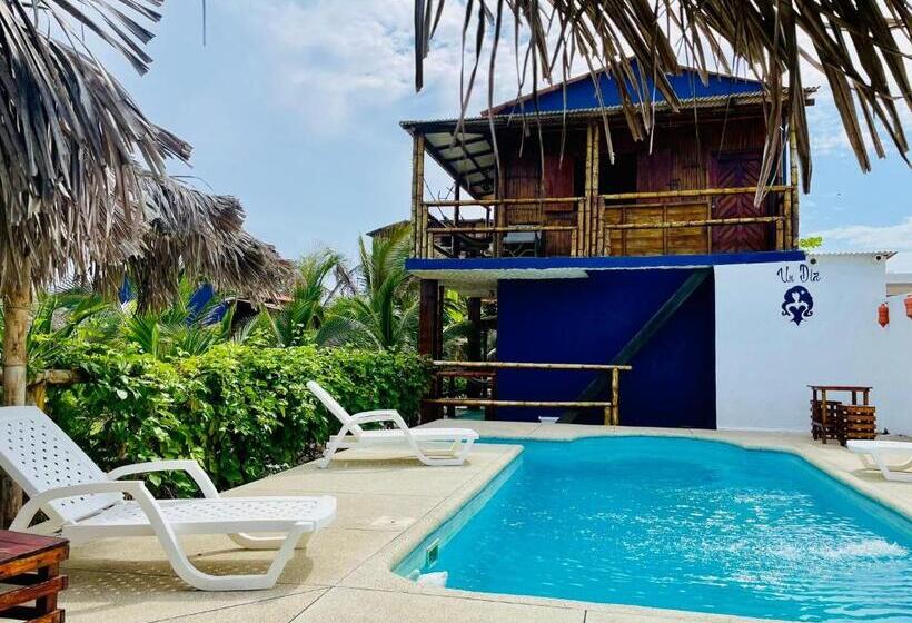 اتاق استاندارد با چشم‌انداز استخر, Un Dia Boutique Resort
