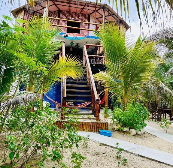 اتاق استاندارد با چشم‌انداز استخر, Un Dia Boutique Resort