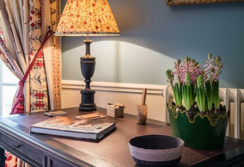 Номер Deluxe, Château Des Grotteaux