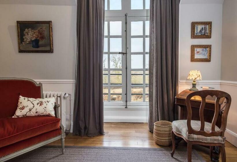 Номер Стандарт, Château Des Grotteaux
