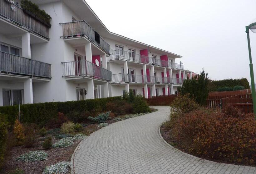 スタンダードスタジオ, Guest House Beroun