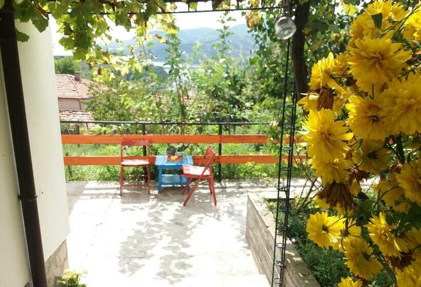 Трехместный Номер Стандарт Вид на Сад, Mihaela Lake Retreat