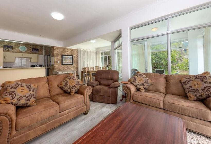Дом 1 Спальня, Vic Bay Beach House