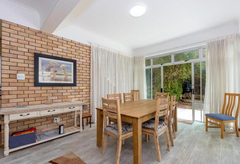 Дом 1 Спальня, Vic Bay Beach House