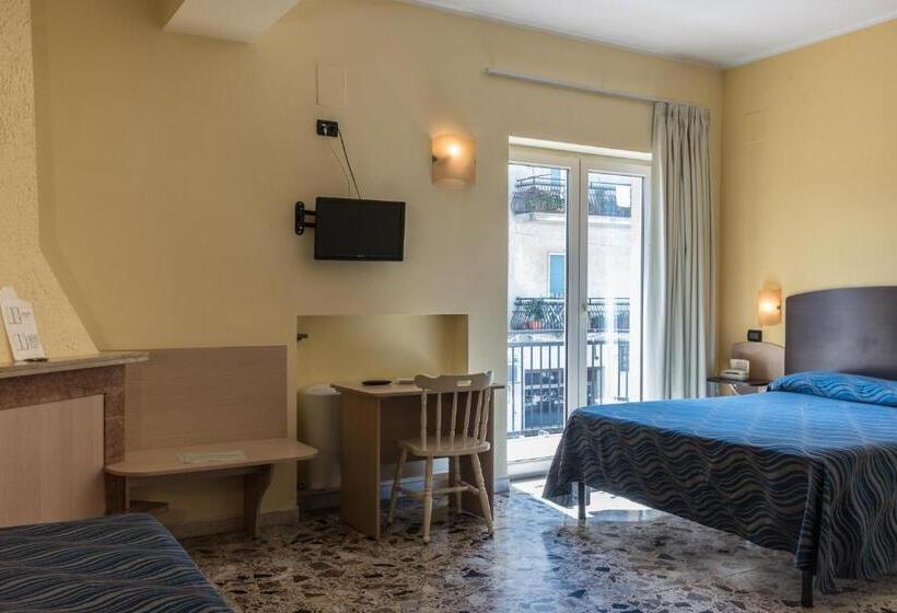 Номер Стандарт Трехместный, Albergo Carpino