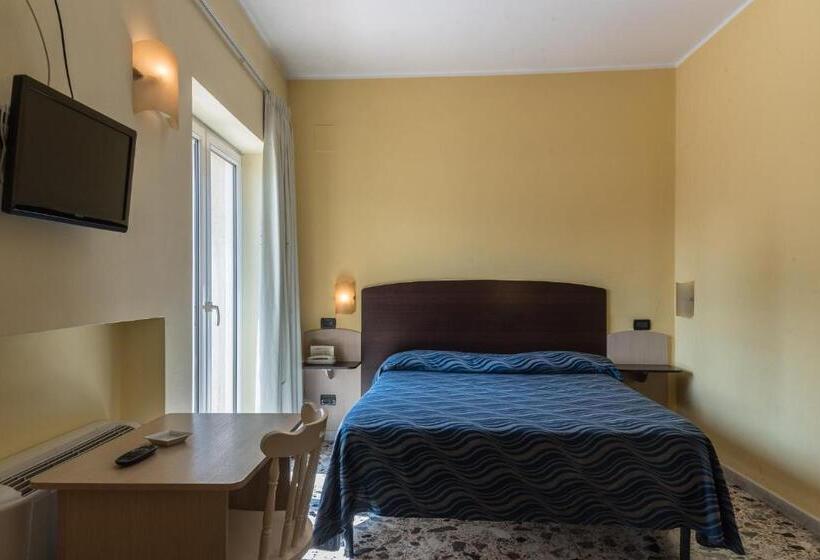 Номер Стандарт Трехместный, Albergo Carpino