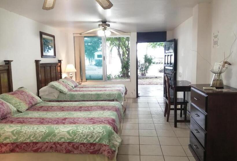 Quarto Estandar Vista Mar, Freedom Shores La Gringa Hotel   Universally Designed