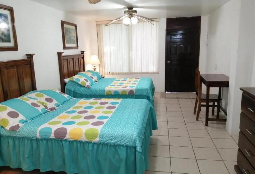 غرفة قياسية مطلّة علي البحر, Freedom Shores La Gringa Hotel   Universally Designed