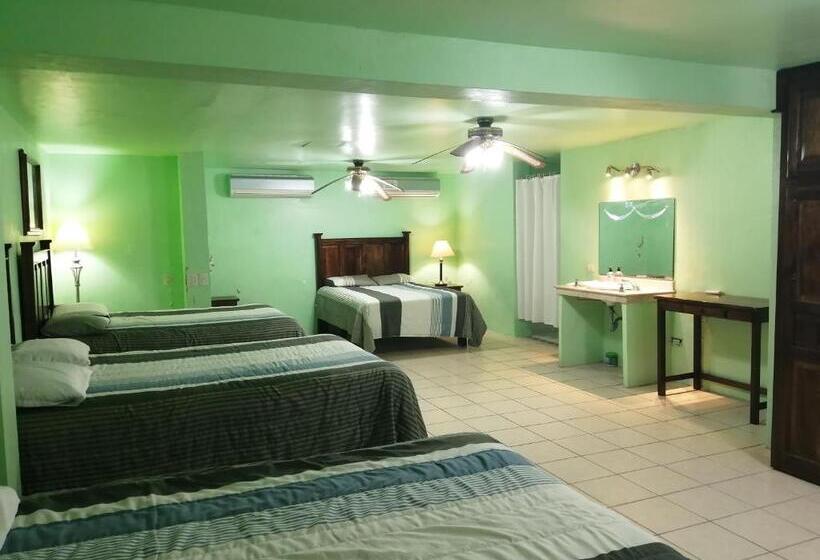 Quarto Quadruple Standart Vista Jardim, Freedom Shores La Gringa Hotel   Universally Designed