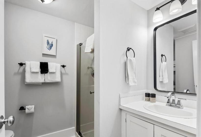 Quarto Estandar Cama King, Lambert S Cove Inn & Resort