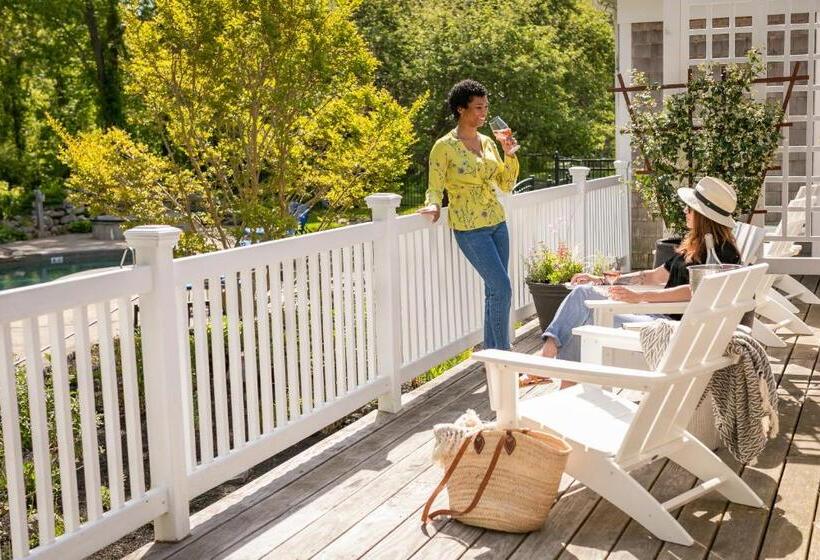 Quarto Estandar com Terraço, Lambert S Cove Inn & Resort