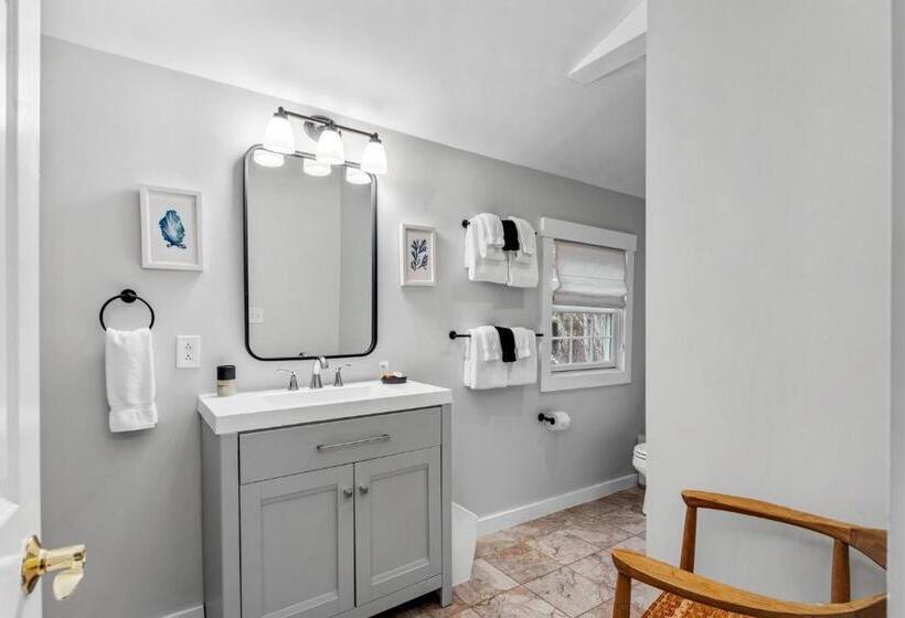 Quarto Superior Cama King, Lambert S Cove Inn & Resort
