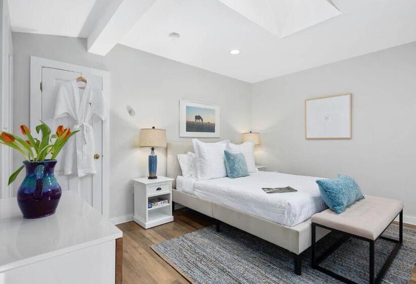 Quarto Deluxe, Lambert S Cove Inn & Resort