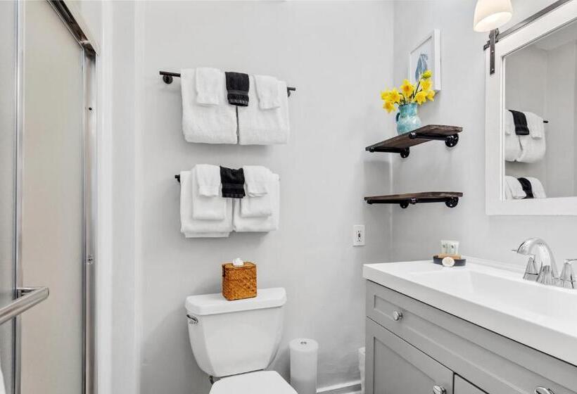 Quarto Deluxe, Lambert S Cove Inn & Resort