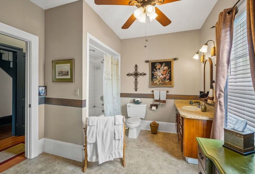 Номер Стандарт, Goodbread House Bed And Breakfast