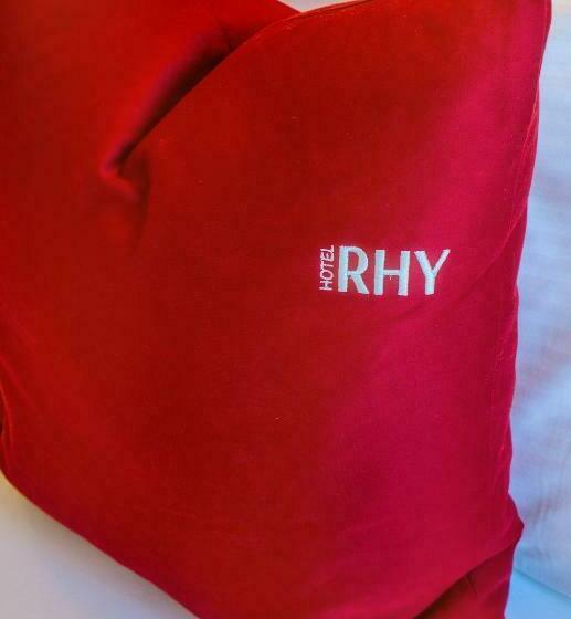 Студио Стандарт с Видом, Restaurant Rhy