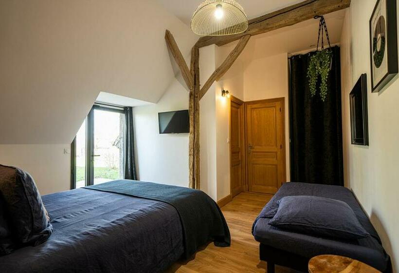اتاق لوکس سه تخته, La Grange De Léonie, Chambres D Hôtes Avec Piscine Et Spa