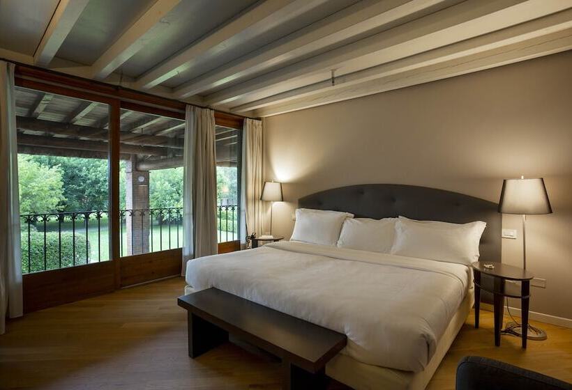سوییت, Santellone Resort
