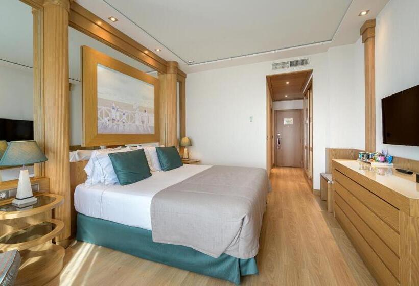 اتاق کلاسیک با چشم‌انداز شهر, Las Arenas Balneario Resort